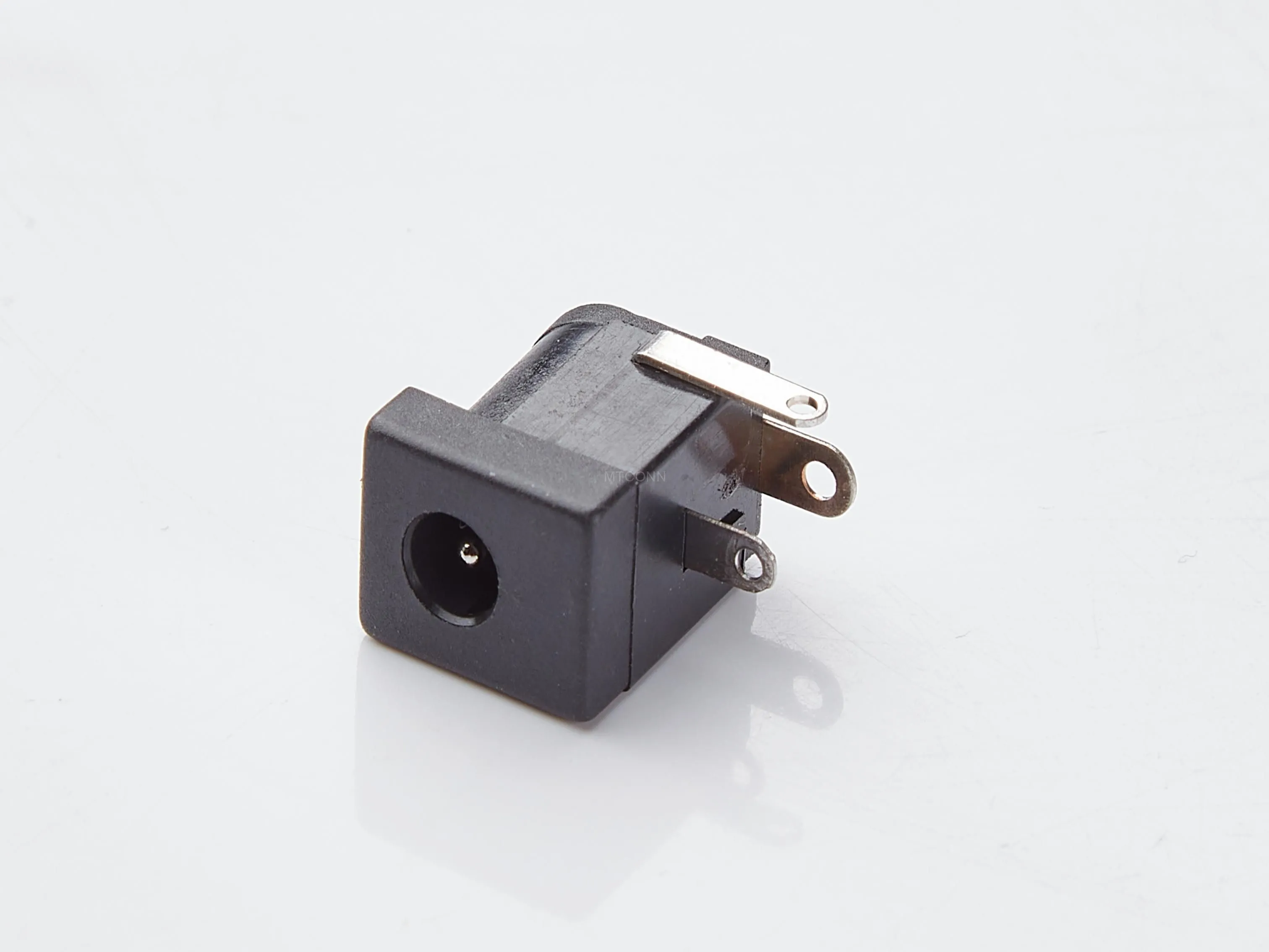 DC Jack Connector 2.0mm 3Pin 90 Degree DIP